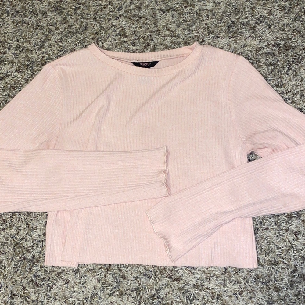 Light pink long sleeve crop top